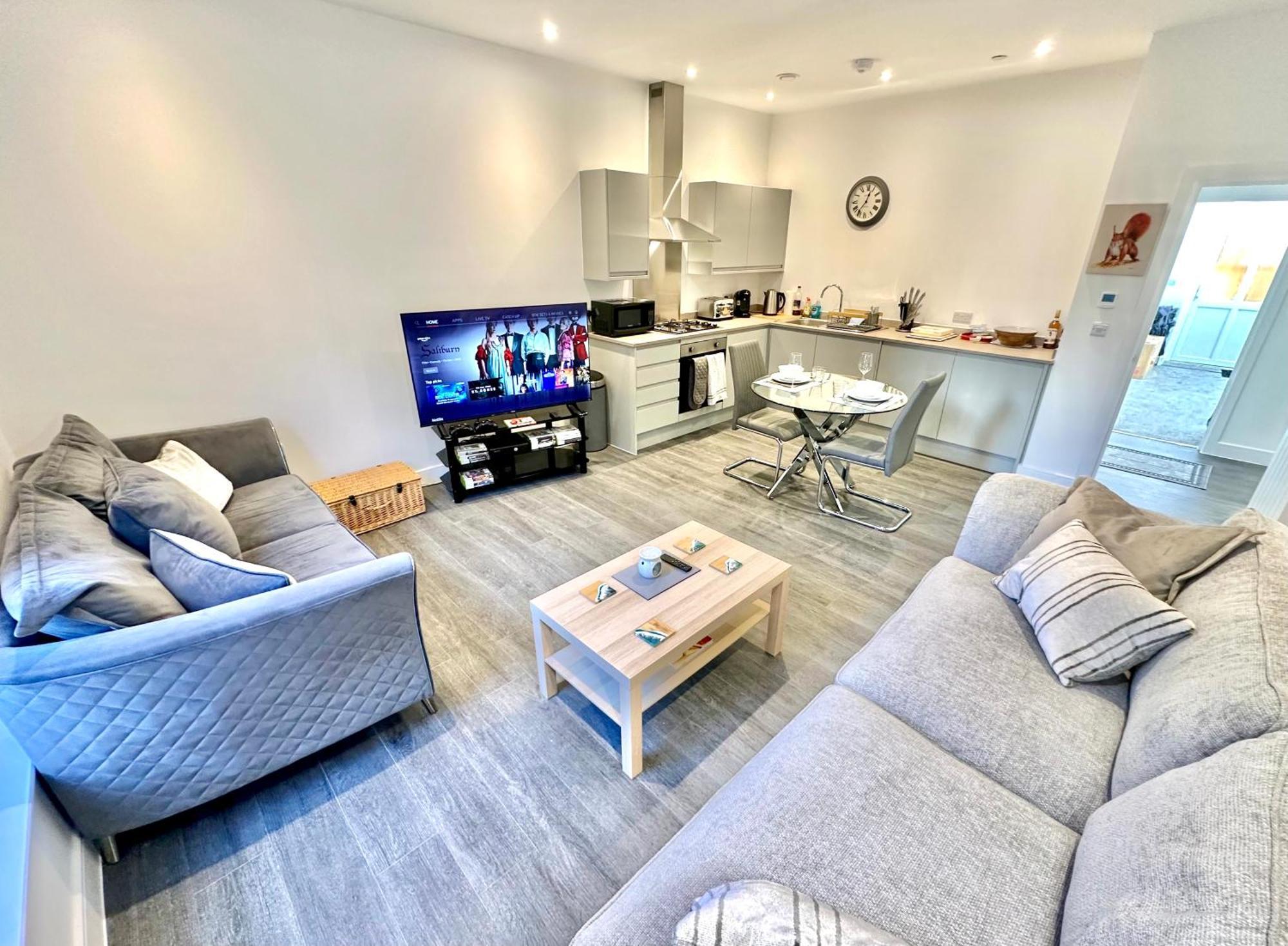 Apartmán Contemporary Charm By The Quay With Garden Poole Exteriér fotografie